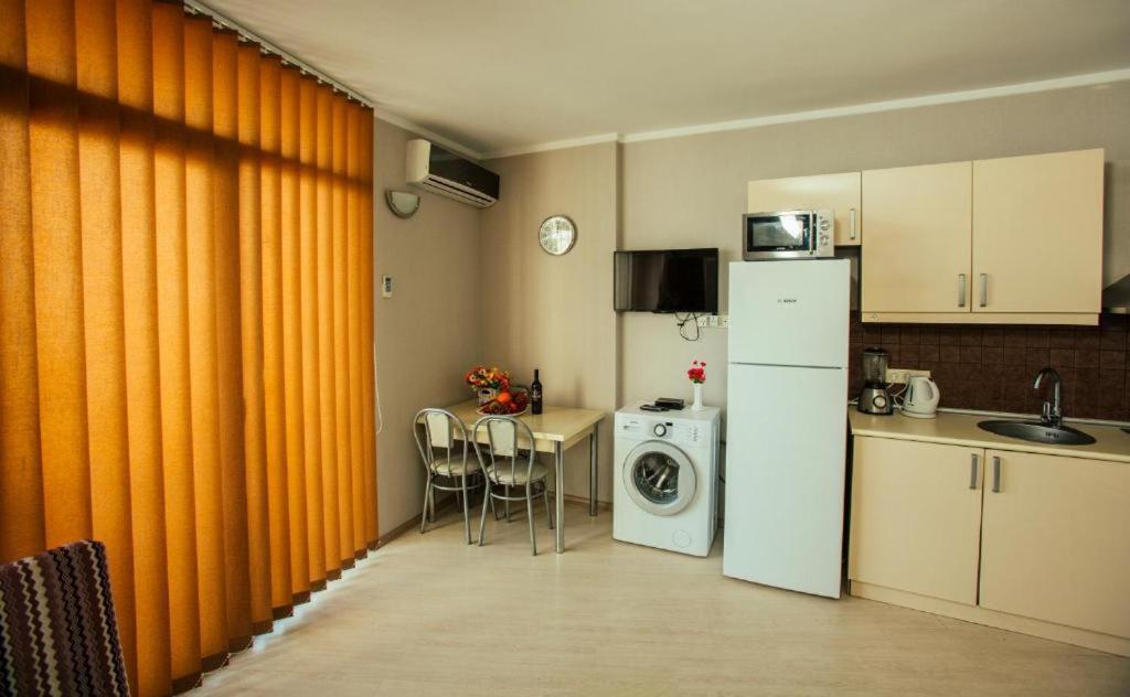 Luxury Apartments 巴统 外观 照片