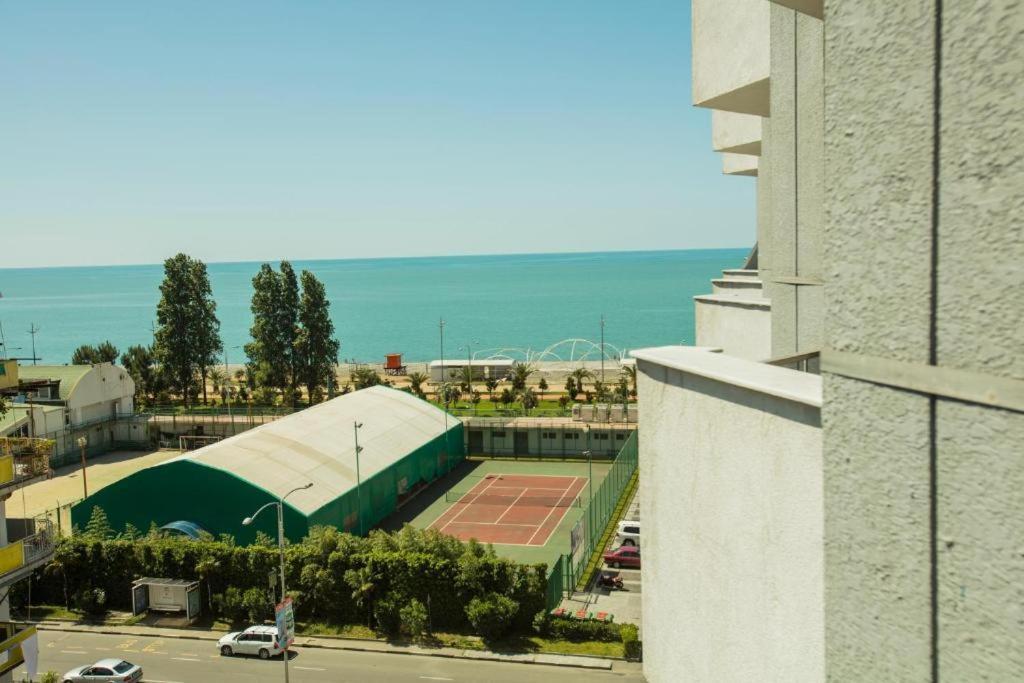 Luxury Apartments 巴统 外观 照片